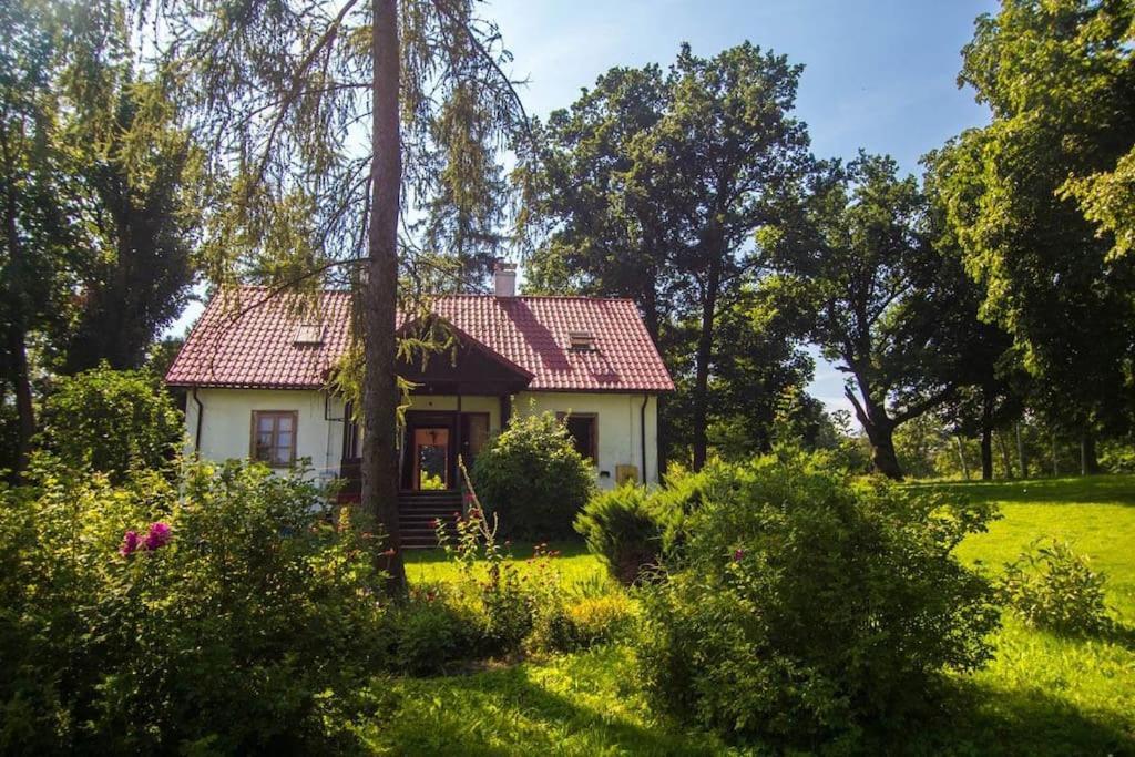 Swietokrzyskie Dworek Kasztanowa Aleja Ferienhaus *
